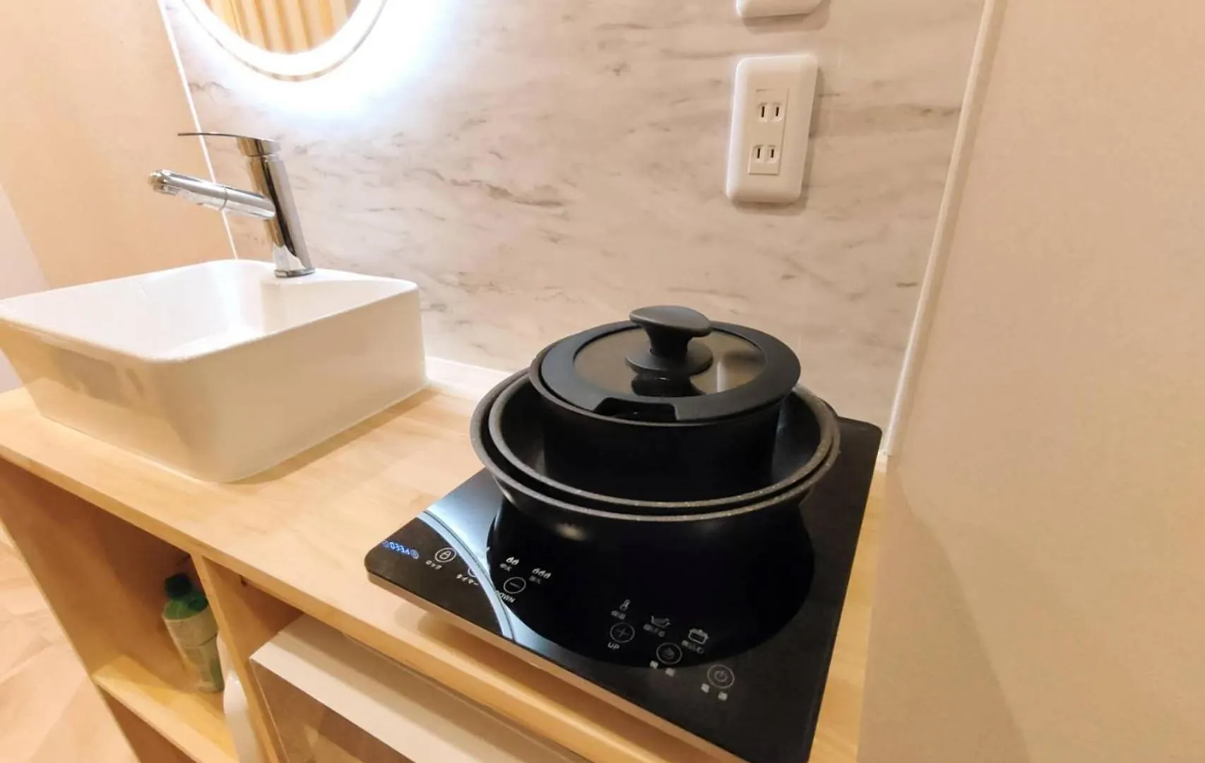 Apartment G19新宿最中心 東新宿站5分-Shinjuku Center 5 Mins To Station, Max 4 直达新宿 涉谷 表参道 池袋 上野 代代木 银座 原宿 Tokyo Japan